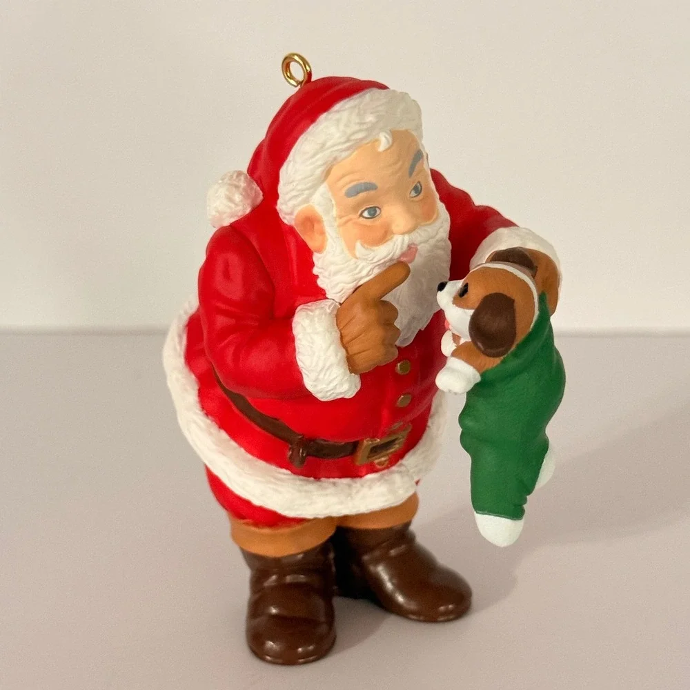 1998 Hallmark Keepsake Ornament New Christmas Friend Santa Puppy KOCC 1985 Card